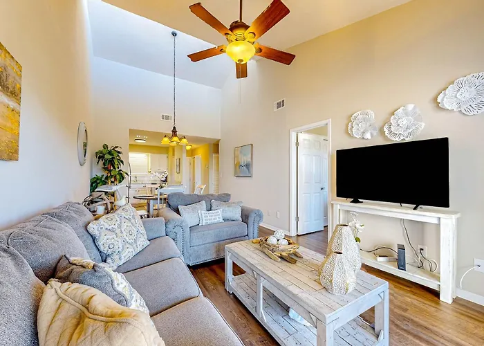 Holiday home Spacious & Sun-filled Gulfside With Pool Balcony Ac & Lovely Views