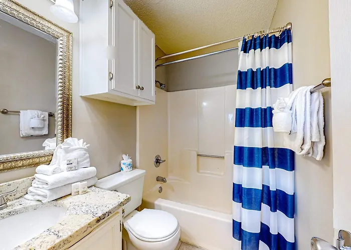 Holiday home Spacious & Sun-filled Gulfside With Pool Balcony Ac & Lovely Views Gulf Shores