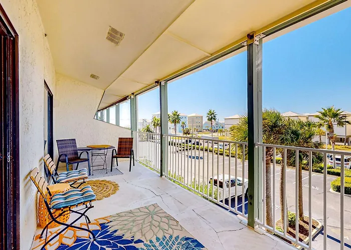Holiday home Spacious & Sun-filled Gulfside With Pool Balcony Ac & Lovely Views *