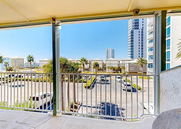 Holiday home Spacious & Sun-filled Gulfside With Pool Balcony Ac & Lovely Views